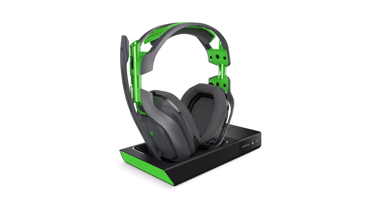 Astro Gaming - A50 Wireless Dolby Atmos Over-the-Ear Gaming Headset for  Xbox Series XS, Xbox One, and PC with Base Station - Black With Cleaning  kit Bolt Axtion Bundle Used 