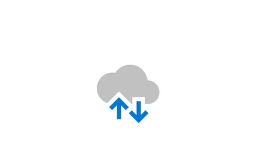 Серое облако, обозначающее OneDrive, с голубыми стрелками, изображающими данные, входящие в облако и исходящие из него