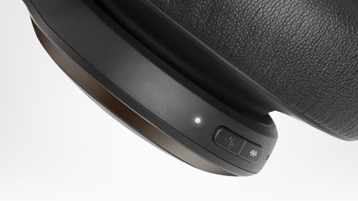 A close view of the Bluetooth buttons on JBL LIVE 650BTNC Wireless Headphones