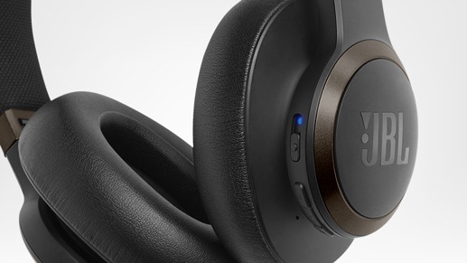 A close view of the buttons on the ear-cup of JBL LIVE 650BTNC Wireless Headphones