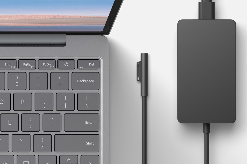 Petit ordinateur portable Surface Laptop Go avec dock