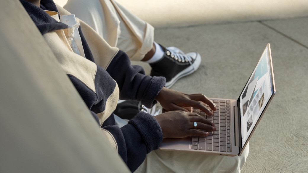 Surface Laptop Go 鍵盤和軌跡板