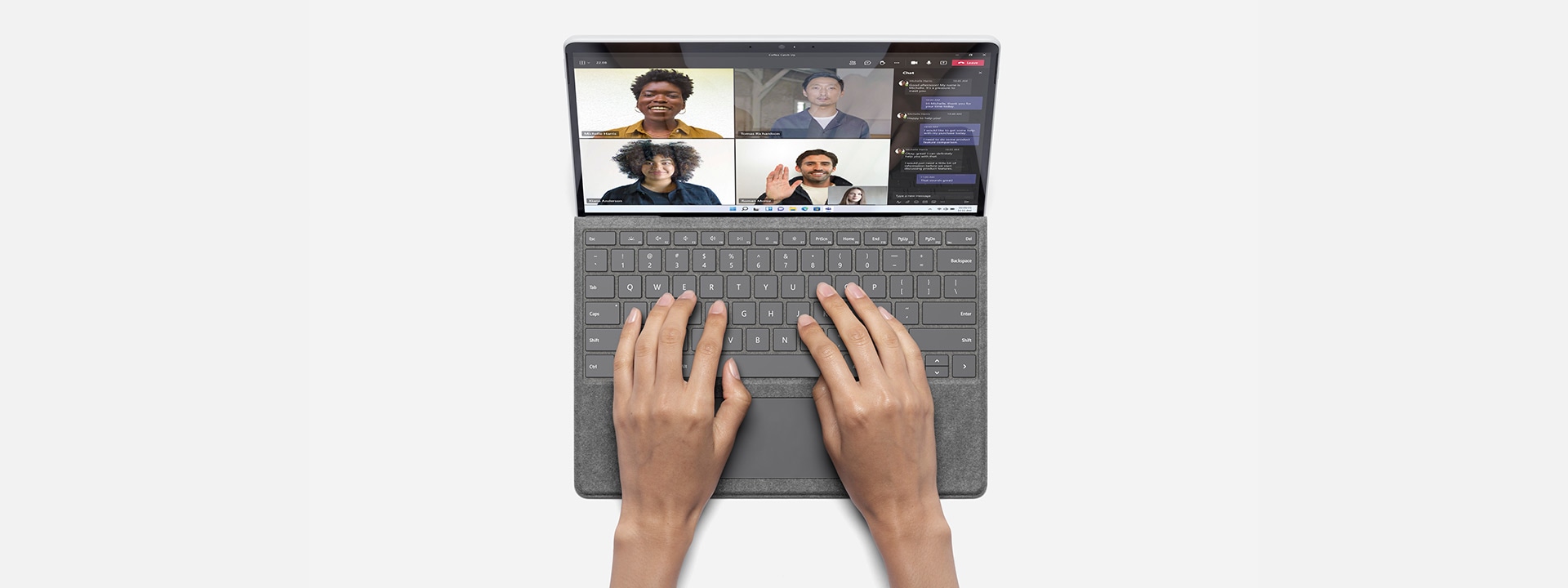 Surface Pro X getoond als laptop met Windows 11.
