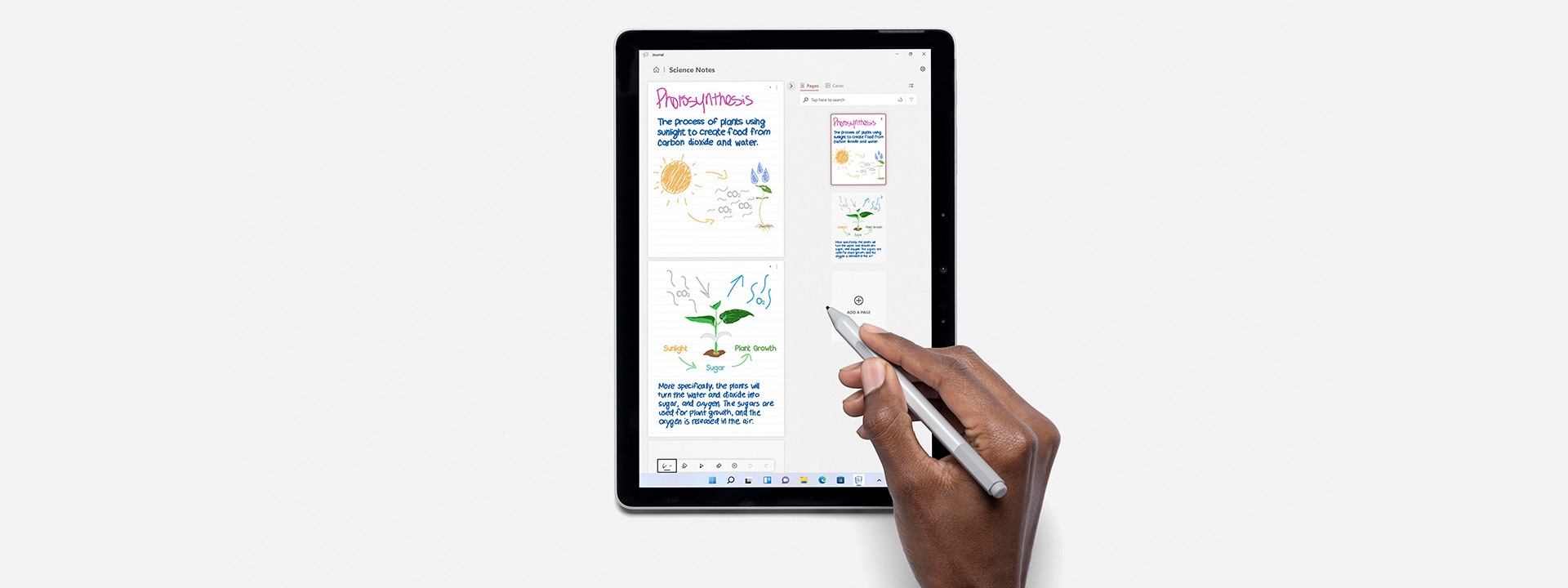 Person verwendet Surface Pen und Surface Go 3 für die Arbeit mit Journal.