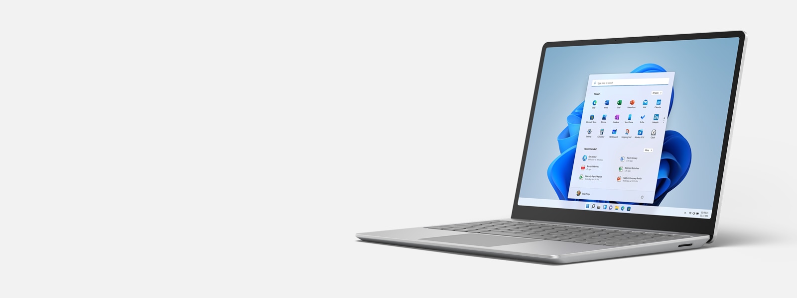 Vedere de prim-plan în unghi cu un dispozitiv Surface Laptop Go 2.