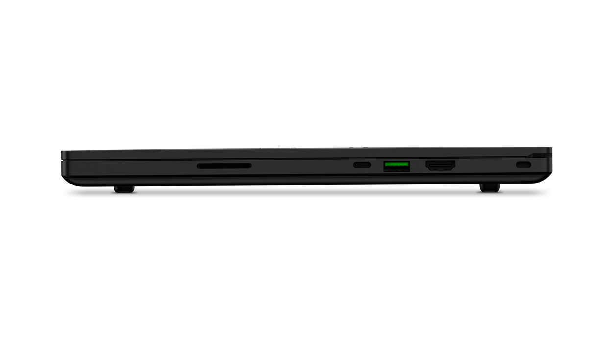 Right view of the Razer Blade 15