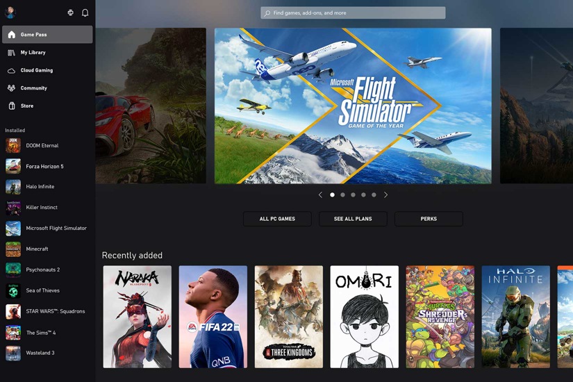 The homepage of the Xbox page is shown featuring Microsoft Flight Simulator.