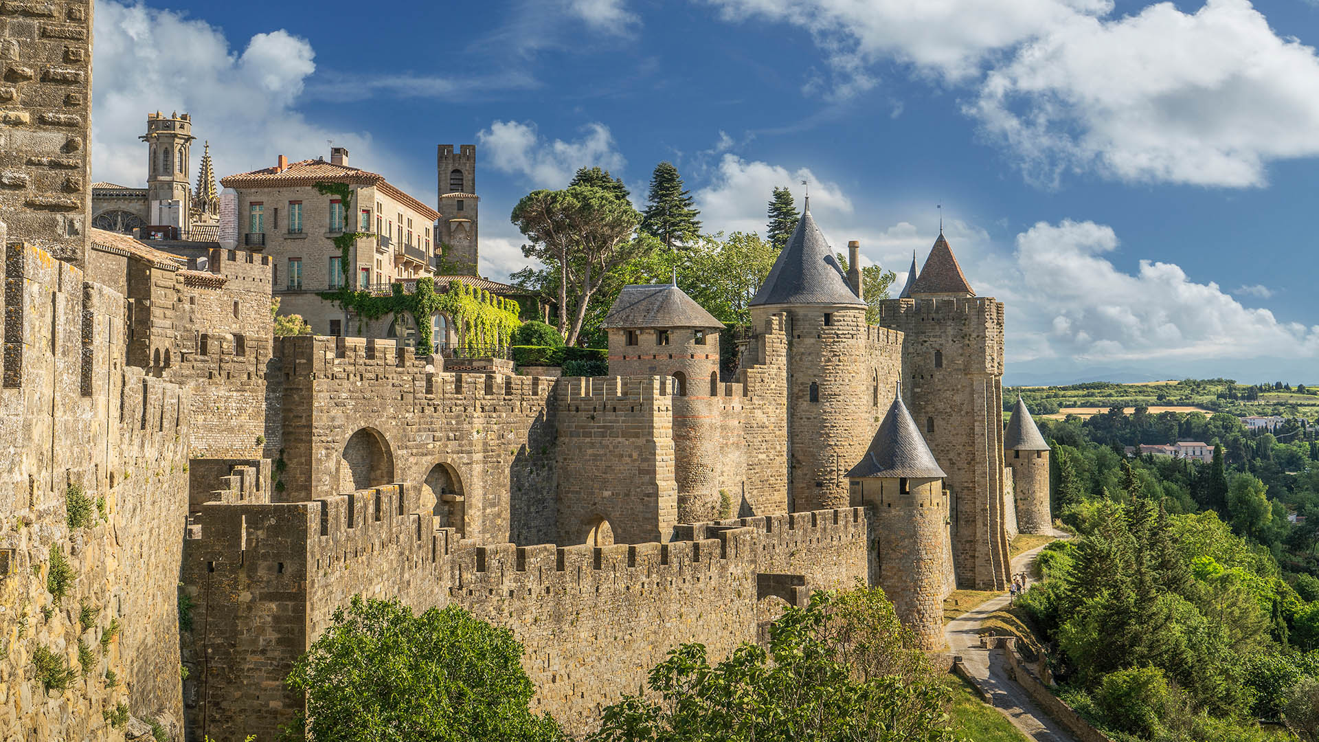 法国，卡尔卡松的 Cité de Carcassonne-www.todaybing.com 必应壁纸 必应美图