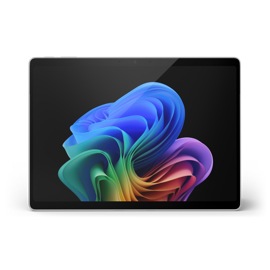 En Surface Pro til erhverv i farven platin set forfra.