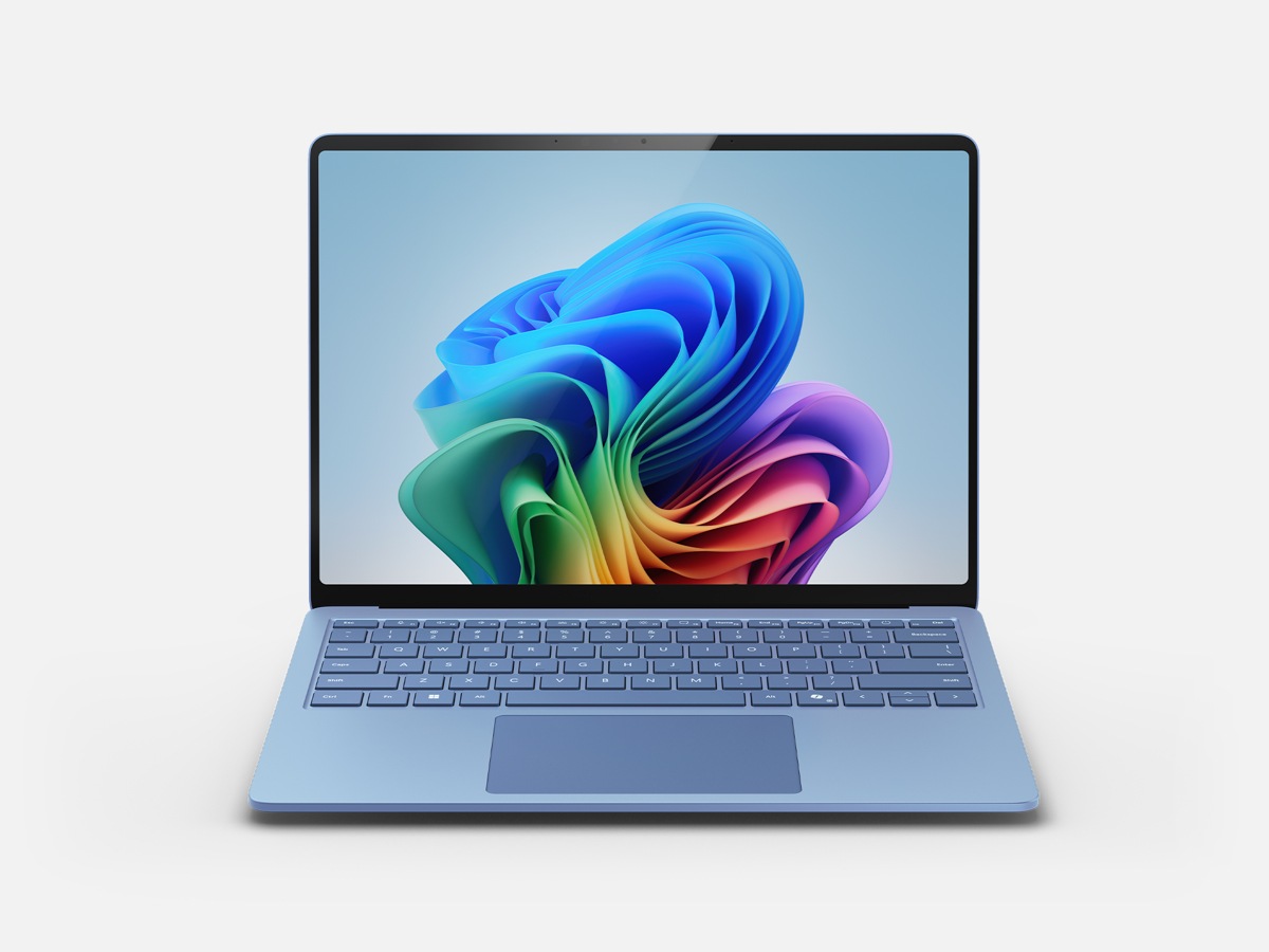Een vooraanzicht van een Surface Laptop in de kleur Saffier.