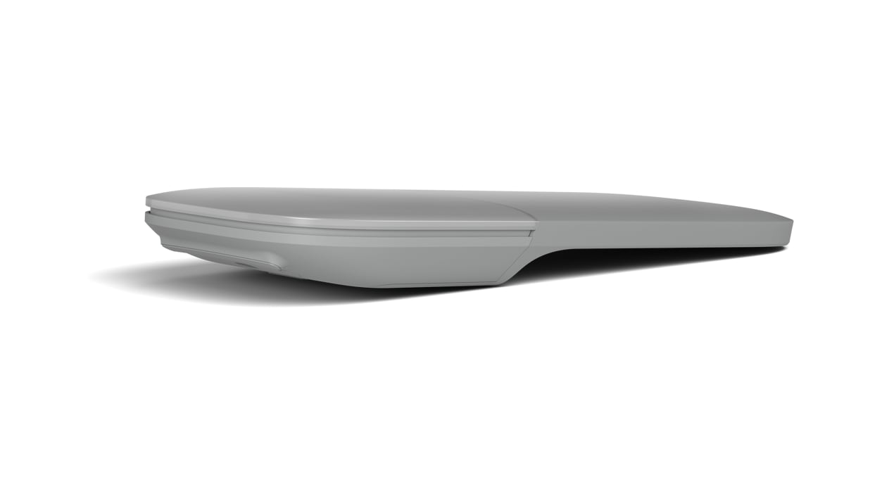 Surface Arc Mouse flach auseinandergeklappt in Platin Grau: Schrägansicht von vorne.