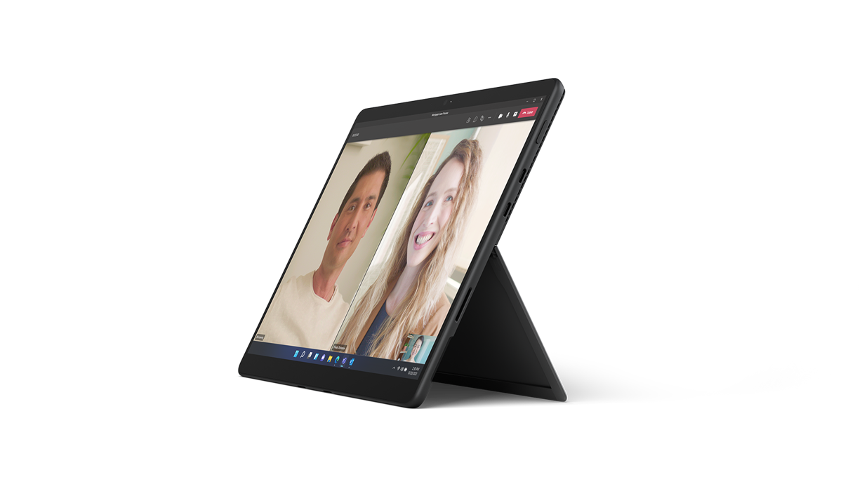 Surface Pro 8 in modalità Sostegno