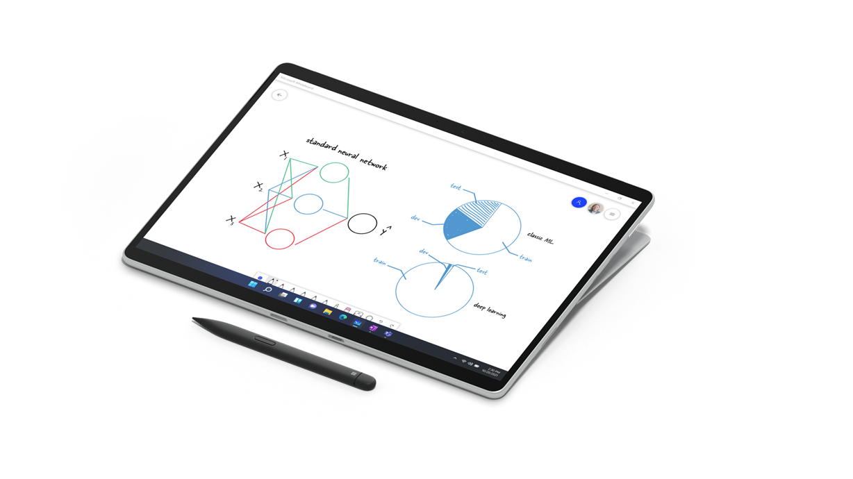 採用手寫筆模式的 Surface Pro 8 與擺在裝置前方的 Surface 超薄手寫筆 2
