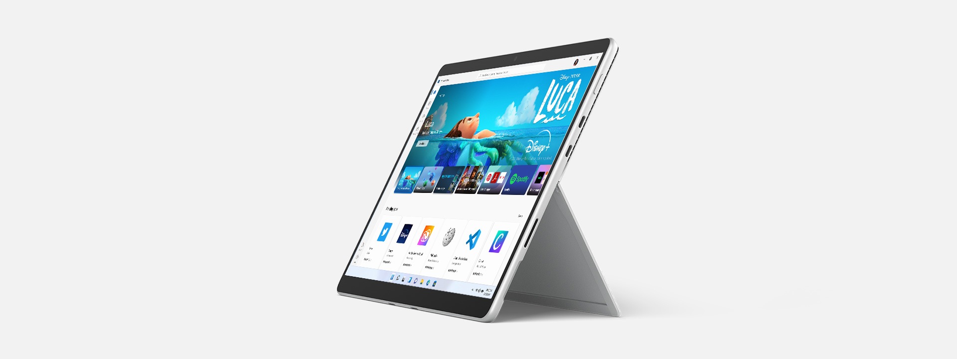 Surface Pro 8 в режиме подставки с MSStore
