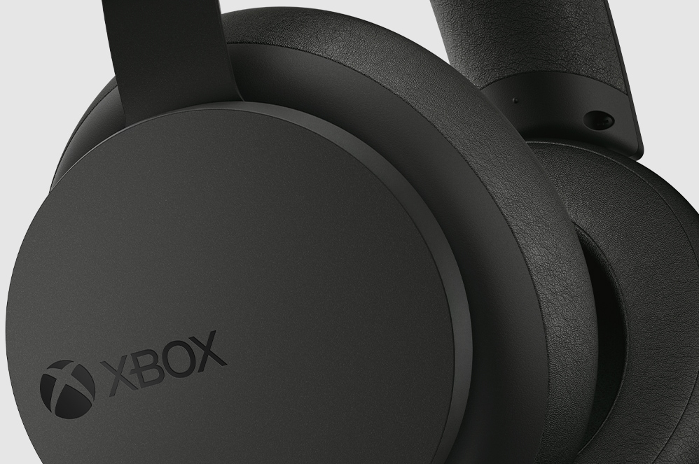 Close up of the right earmuff with the volume dial of the Xbox Stereo Headset 
