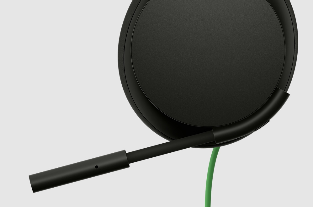 Close up of the retractable mic on the Xbox Stereo Headset  
