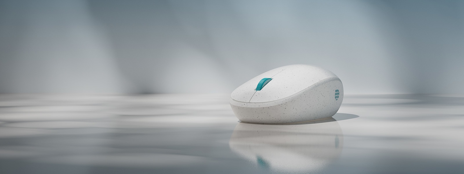 Ένα Microsoft Ocean Plastic Mouse