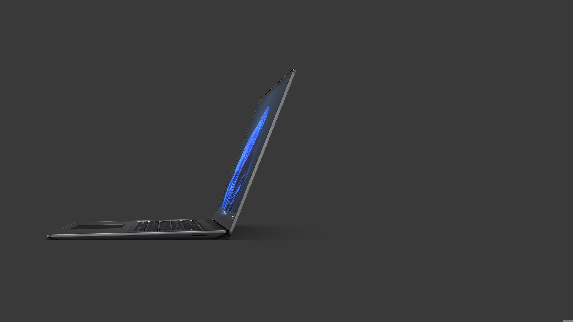 显示典雅黑颜色金属饰面的 15 英寸 Surface Laptop 4
